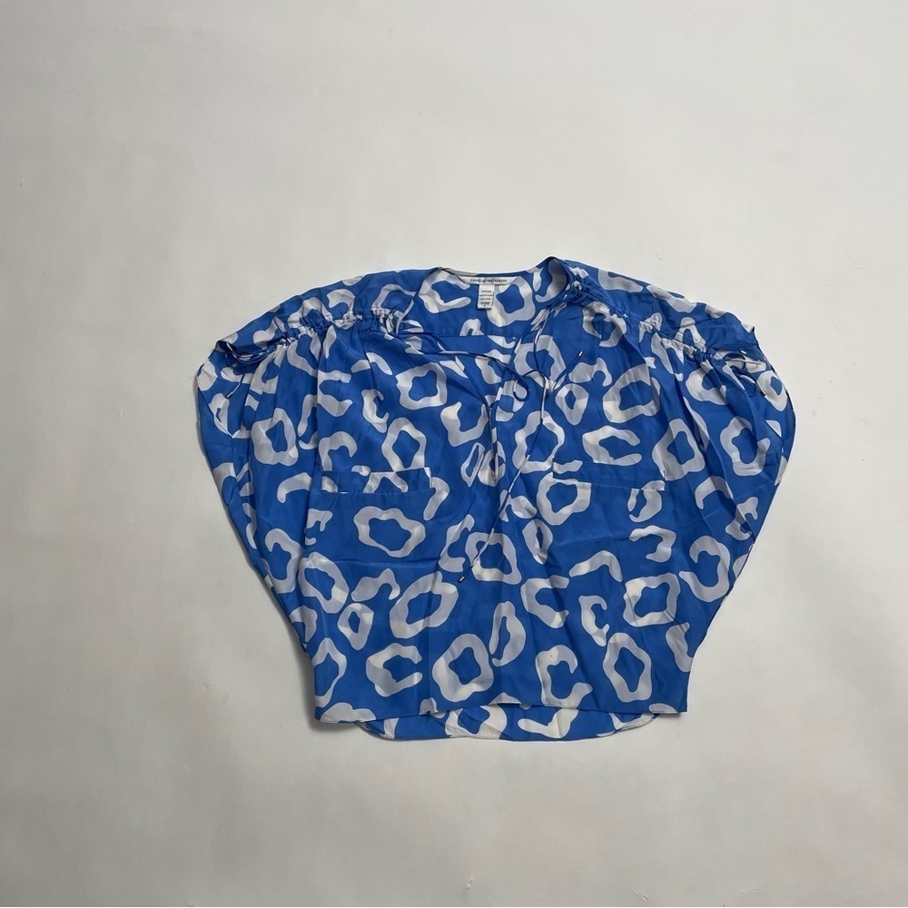 DIANE VON FURSTENBERG silk v neck tie blouse